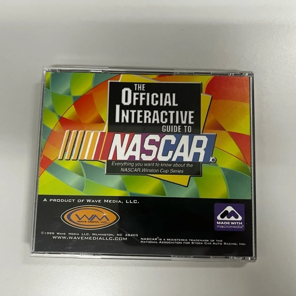 1998 The Official Interactive Guide to NASCAR PC CD-ROM 2 Disc Racing Game